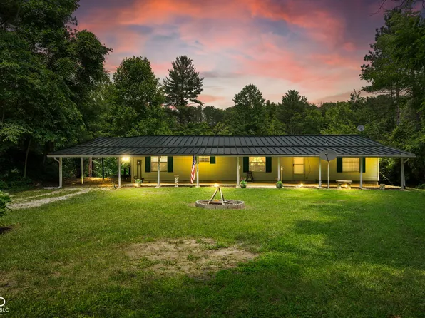 2553 E Half Moon Dr, Clay City, IN 47841