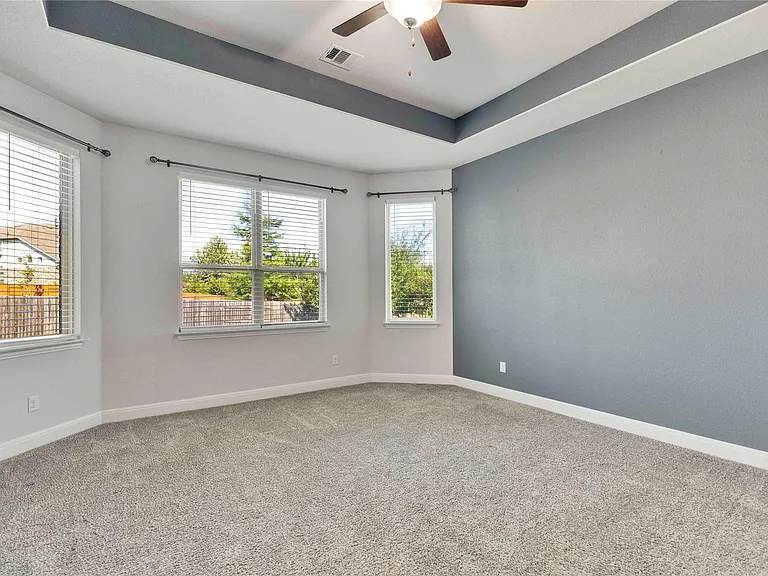 124 Leadtree Loop — Photo 9