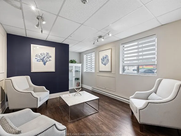 3950 Wyandotte St E #306 — Photo 4