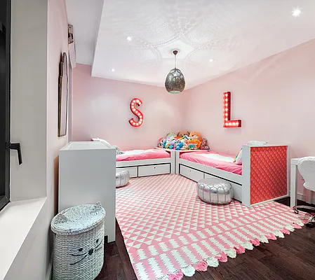 Sold by Compass | media 9