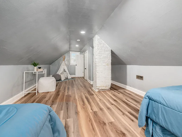 501 Oak St — Photo 15