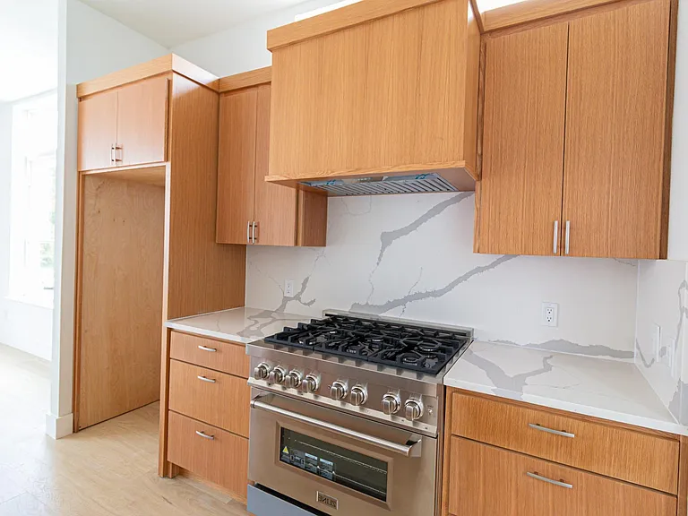 4210 Roseland Ave #104 — Photo 7