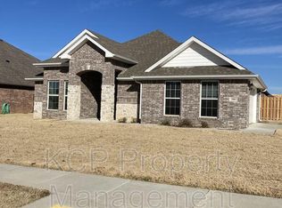 200 Hunt St, Pea Ridge, AR 72751
