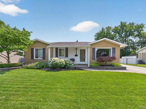 7026 London Ct, Canton, MI 48187