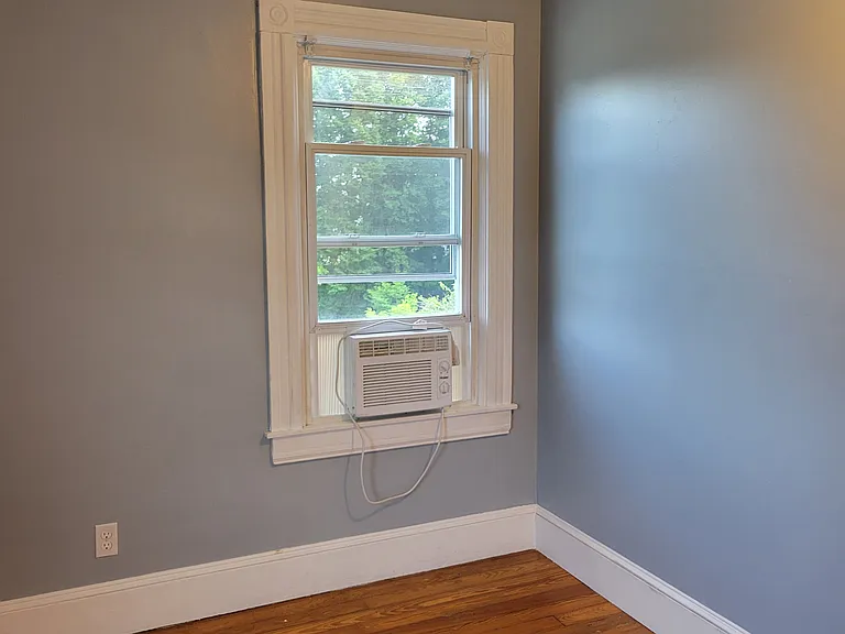 138 Bay View Ave #3 — Photo 9