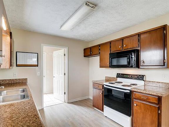 5th image of 146 Ziffell Dr