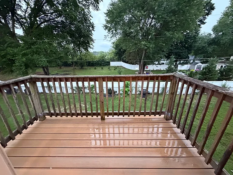 Outdoor deck