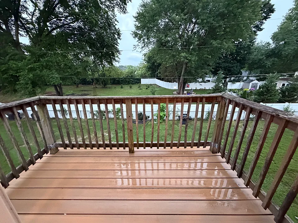 Outdoor deck