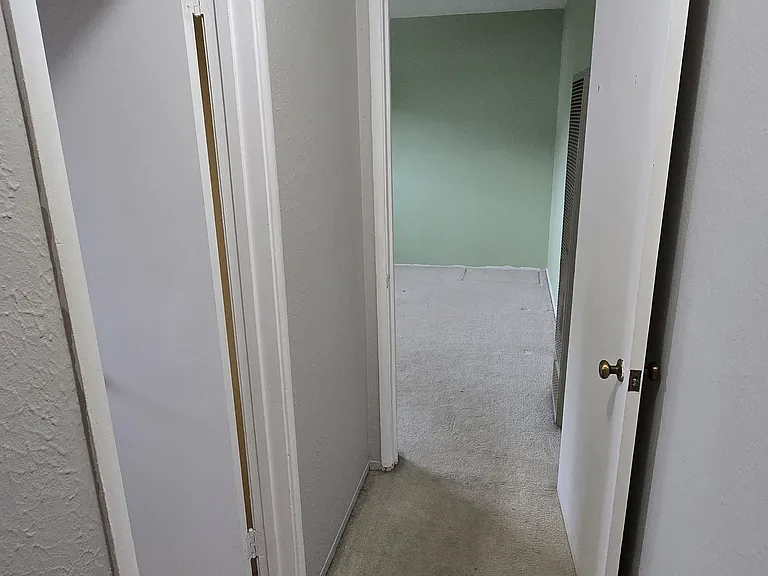 240 Center Ave #2 — Photo 6