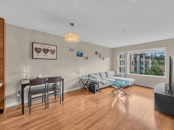 5th image of 1677 Lloyd Ave #401