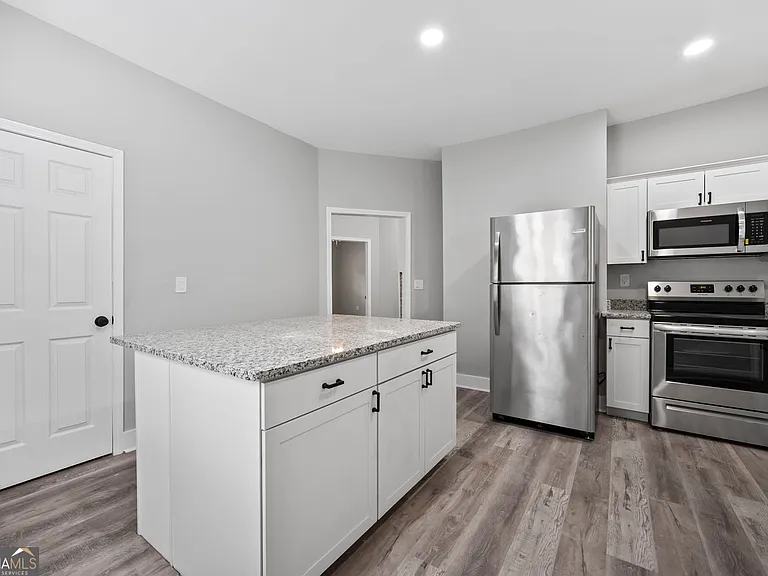 1126 Briarcliff Pl NE #1 — Photo 5