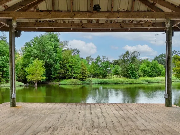 403 J C Walker Loop, Bedias, TX 77831