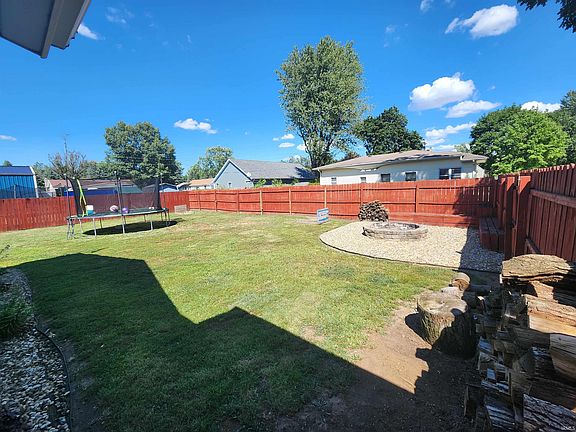 5th image of 11941 Price St