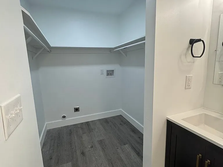315 S Middle St #101 — Photo 11