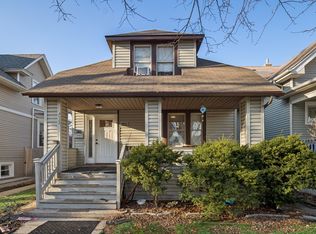 4022 W Eddy St, Chicago, IL 60641