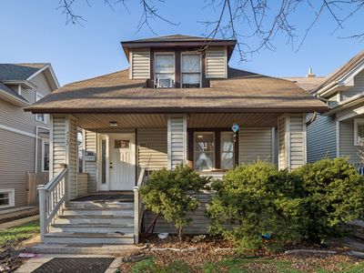 4022 W Eddy St, Chicago, IL, 60641