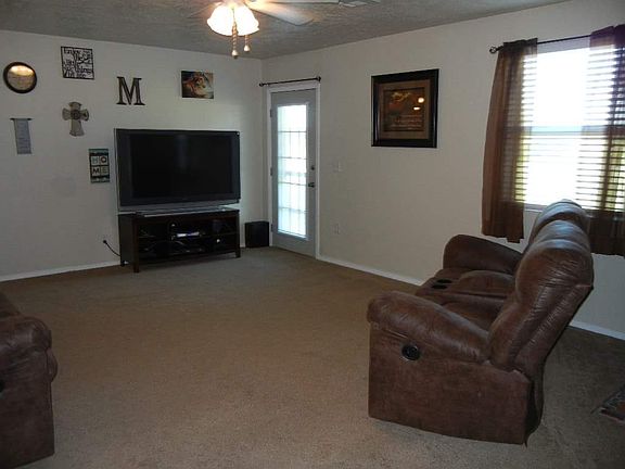 5th image of 327 County Road 1550