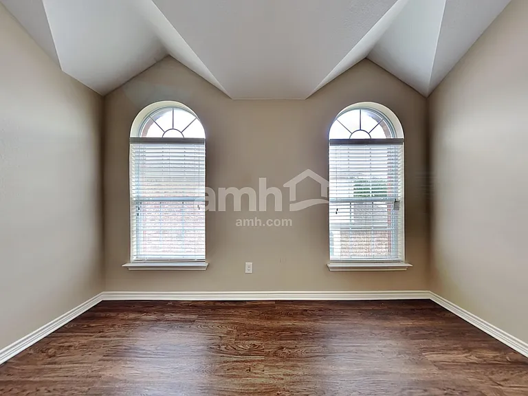 2525 Stone Meadows Dr — Photo 14