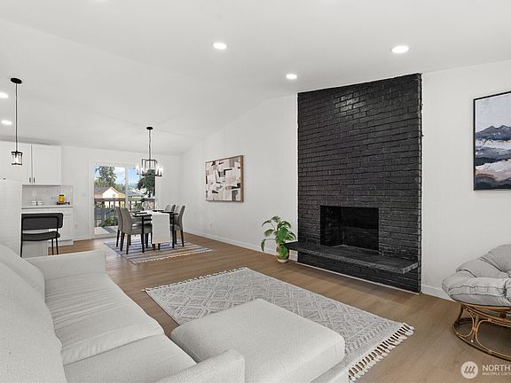 2nd image of 1415 156th Street Ct E