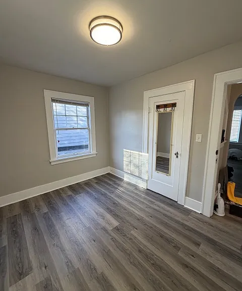 6807 N Fiske Ave — Photo 11