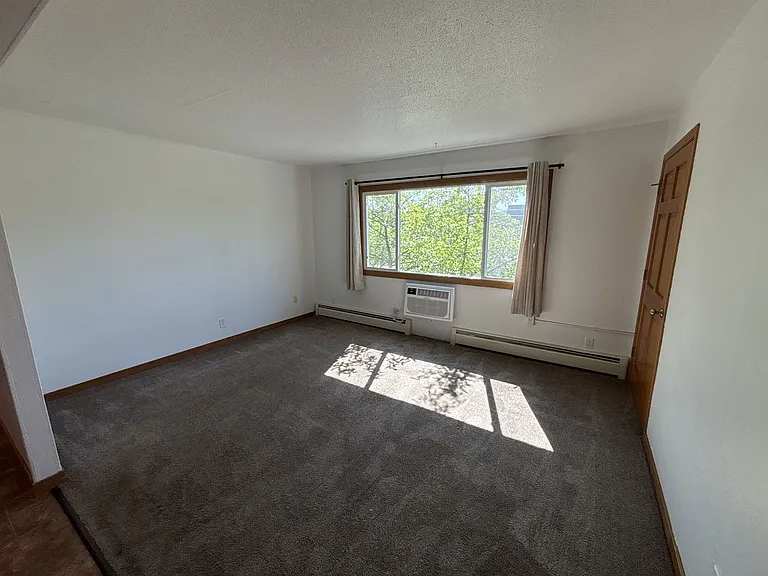 1642 Bainbridge St — Photo 12
