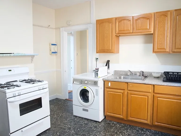 17 Burney St #3 — Photo 7
