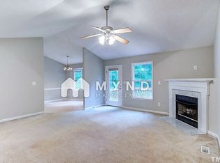 438 Spaniel Ln, Clayton, NC 27520
