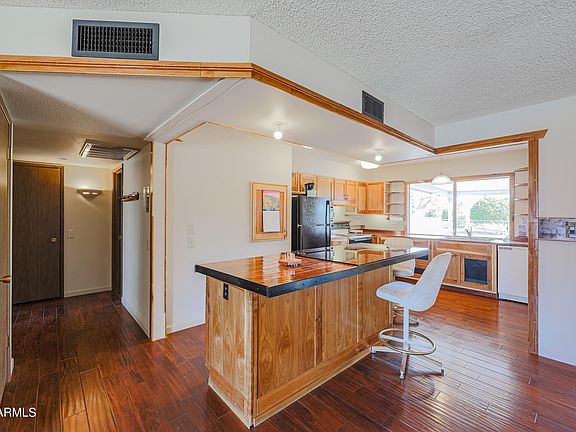 4th image of 10610 W Concho Cir