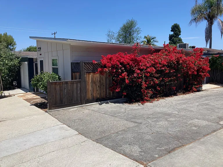 26010 Regent Ave — Photo 8