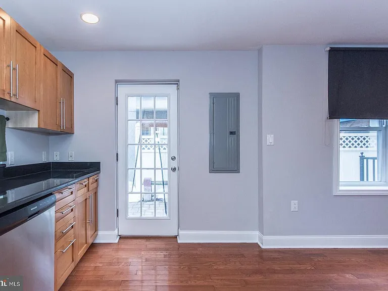 1111 Mount Vernon St #2 — Photo 4