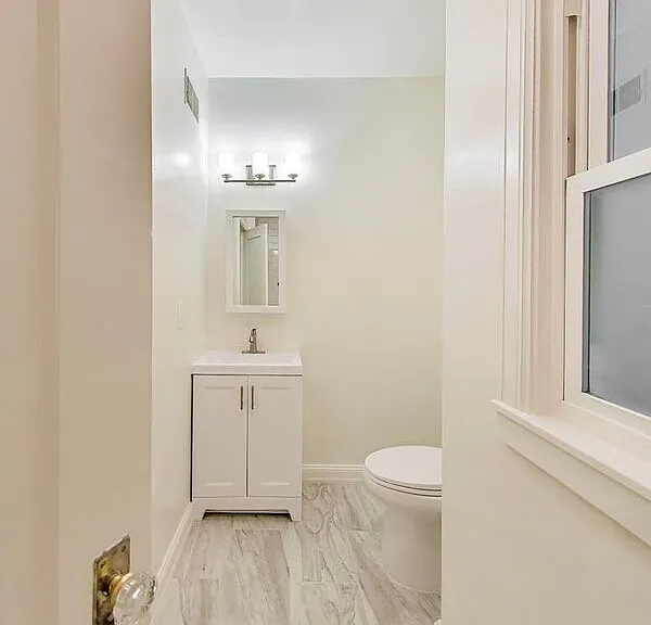 1534 Arch St #2 — Photo 23