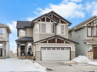 280 S Pantego Rd NW, Calgary, AB T3K 0B9