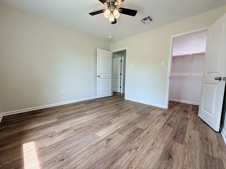 3715 Common St #D2 — Photo 9