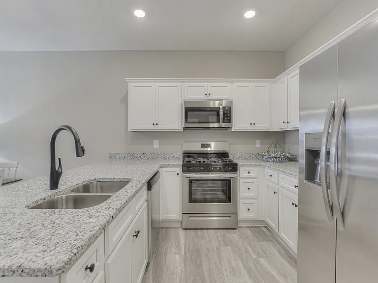 Legacy Townhomes — Photo 23