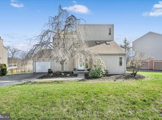 205 Pembroke Dr, Shillington, PA 19607