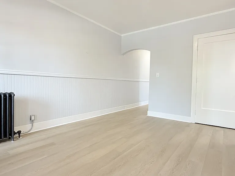 36 Hanna St W #8 — Photo 9