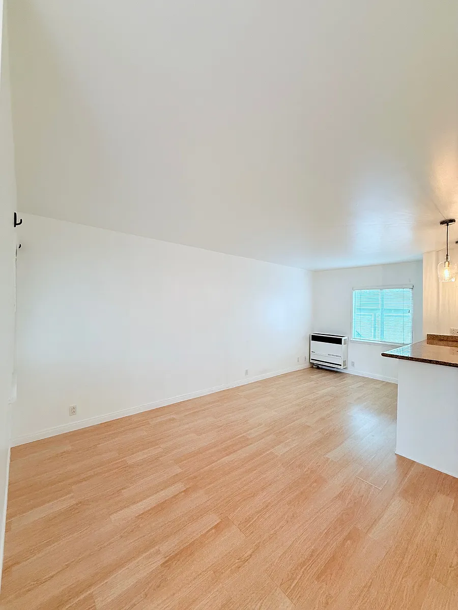 Building Photo - 2907 State St #1