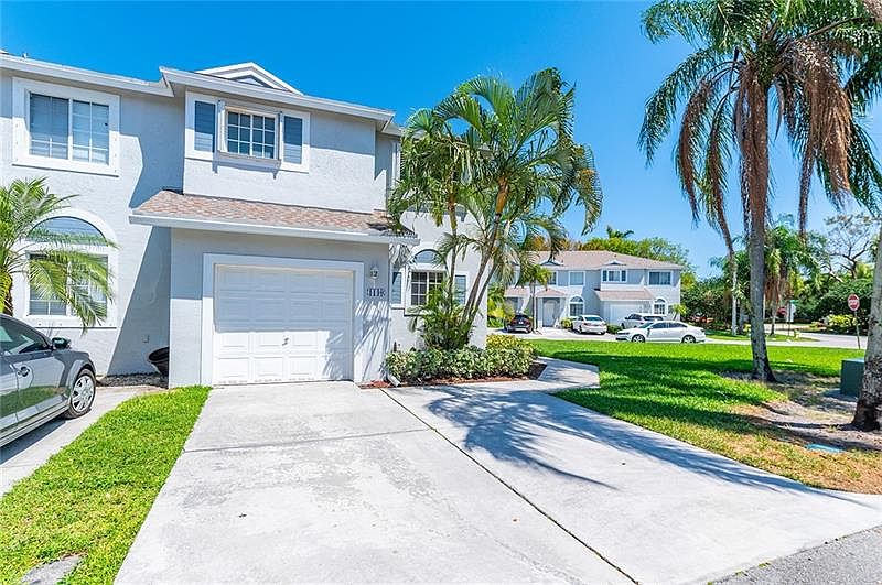 1st image of 1140 SW 44th Ter