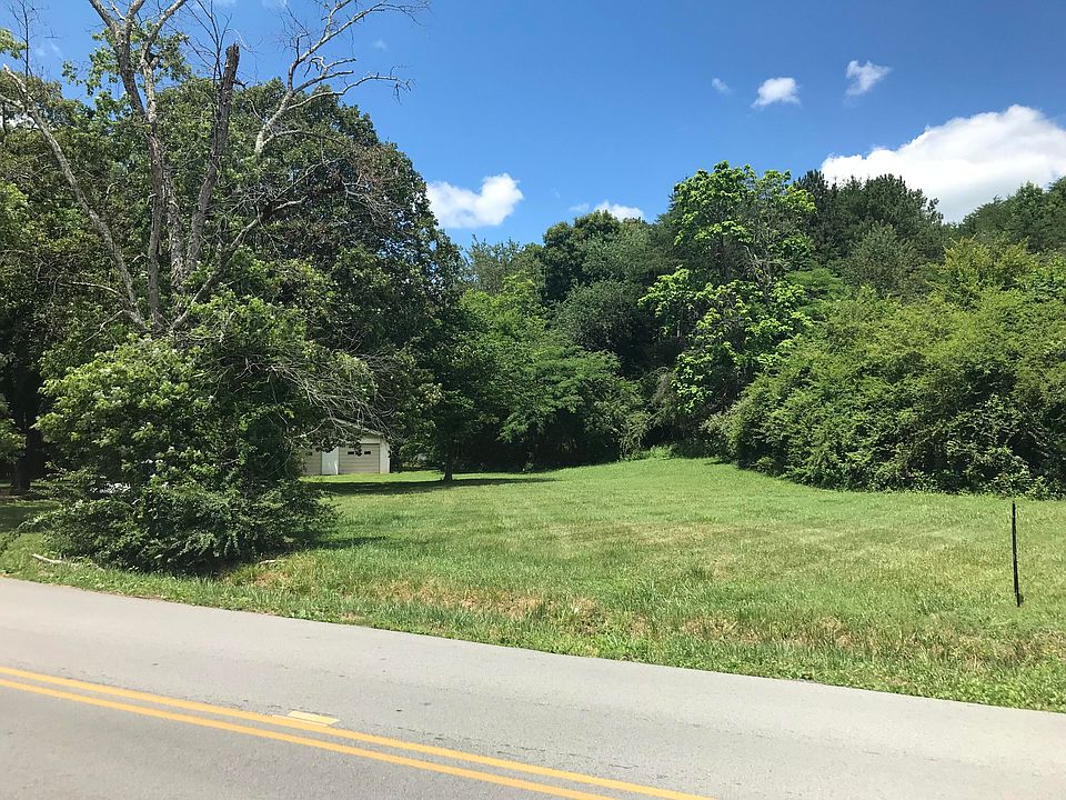 2nd image of 4800 Winding Ln