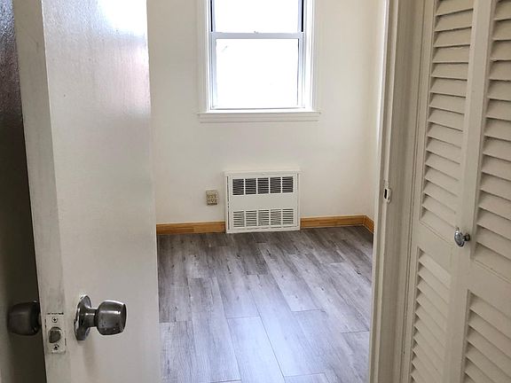 4th image of 107 Bay 10th St Floor 2