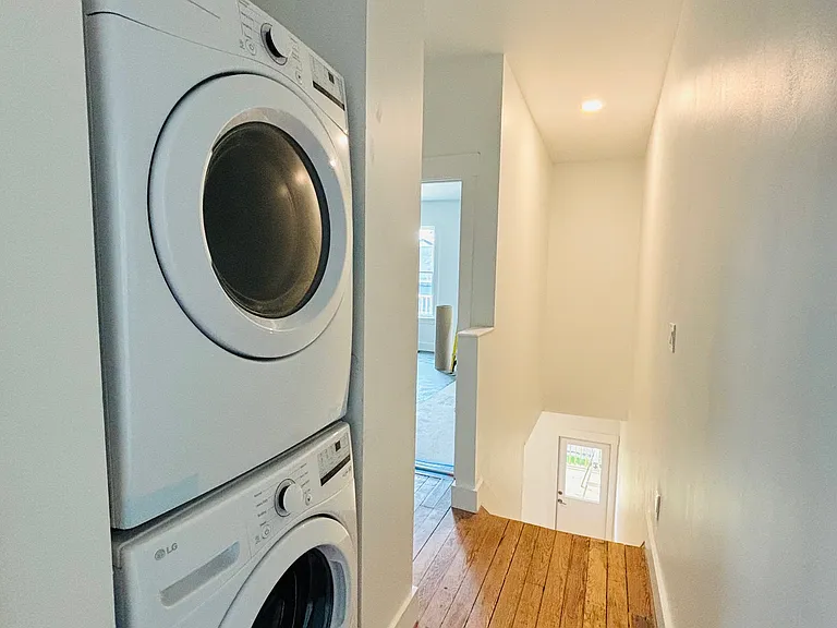 940 Monroe St — Photo 28