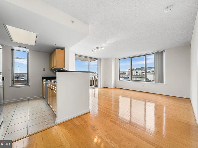 2726 Gallows Rd #619 — Photo 3