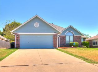 1800 Oakwood East Blvd, Midwest City, OK 73130