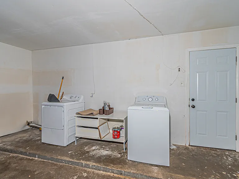 308 Franklin Dr — Photo 15