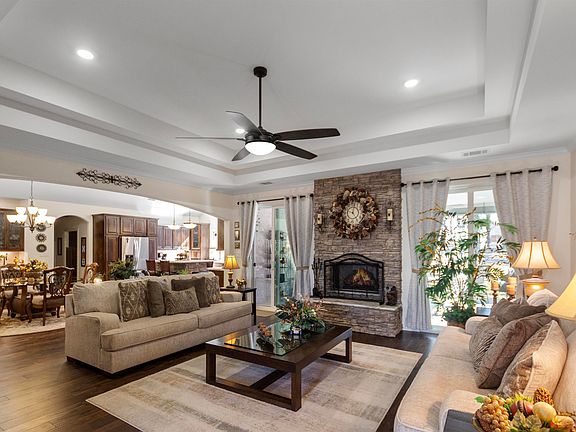 5th image of 254 Easy St