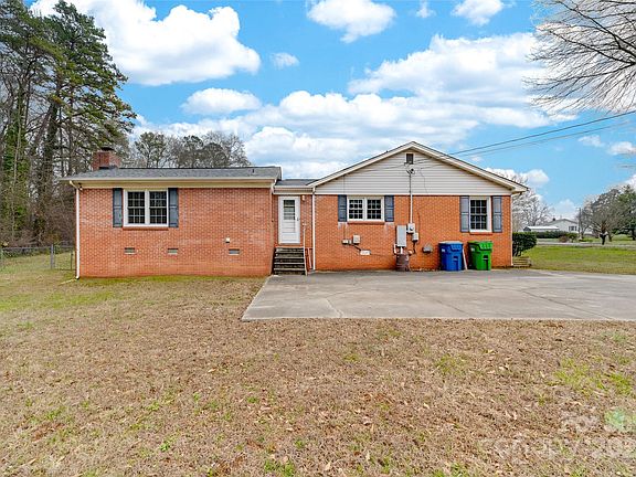 4th image of 306 Eastwood Dr