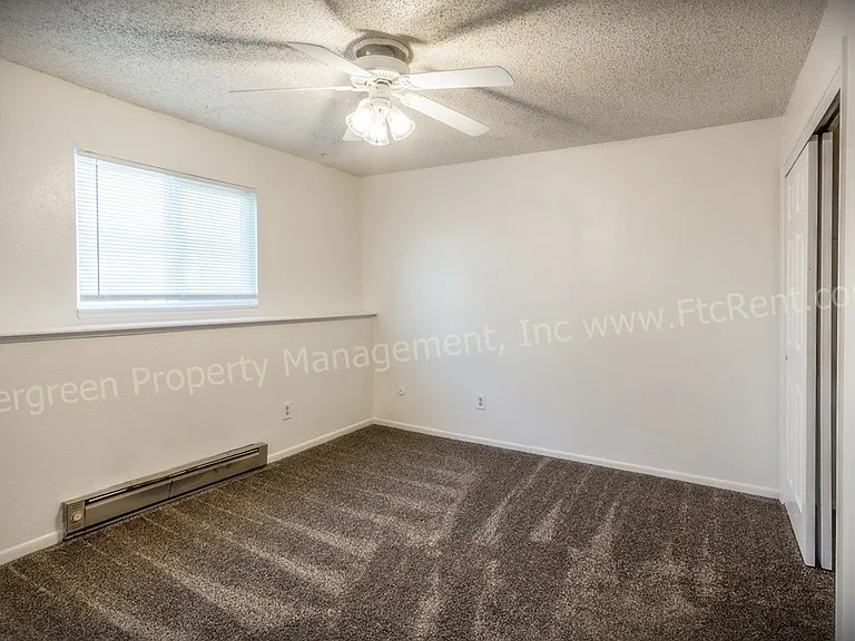 2034-2036 W Plum St — Photo 35
