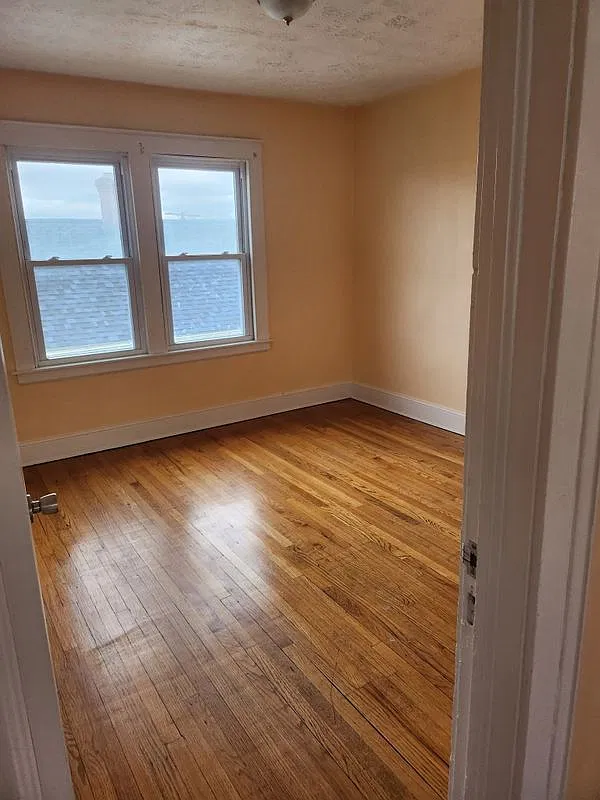 2 bed, 1.0 bath, 1203 sqft, $1,500 — Photo 2