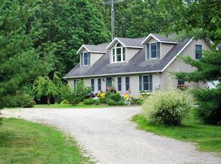 7130 Pine Rd, Benton Harbor, MI 49022