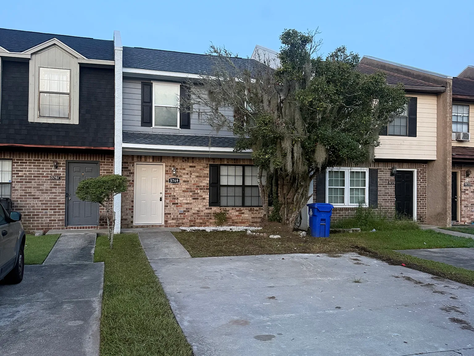 3 bed, 1.5 bath, 1344 sqft, $2,325 — Photo 2